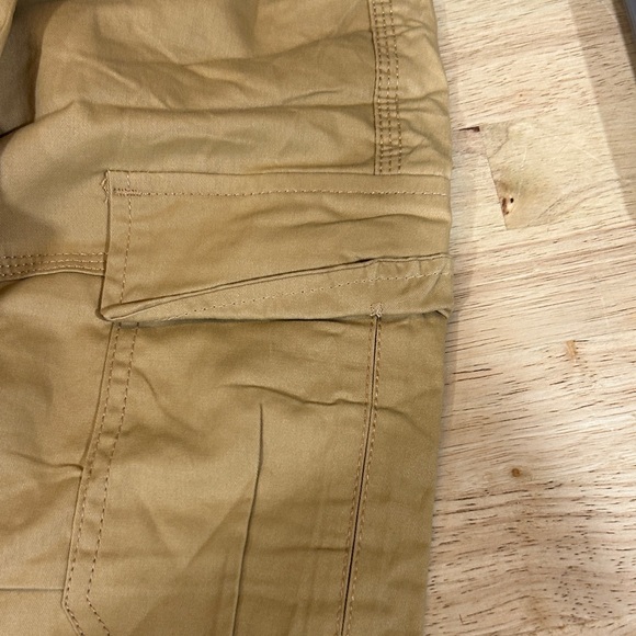 Men's Tan Cargo Shorts - Picture 3 of 4